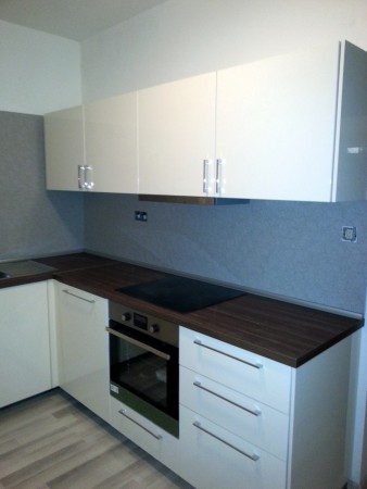 montáž linky IKEA so zástenou